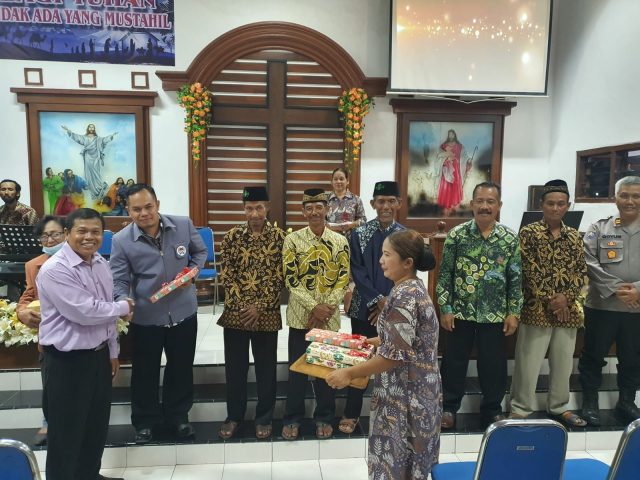 2023 12 23 kunjungan natal fpk ke gpdi tawang kabuh (6)