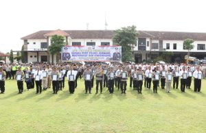 Kapolres Berikan 36 Reward Untuk Anggota Polri dan Masyarakat, Kontribusi Positif Ciptakan Kamtibmas Kondusif