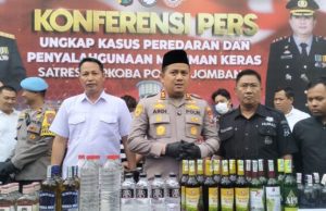 Polres Jombang Bekuk Sindikat Pengedar Minuman Beralkohol