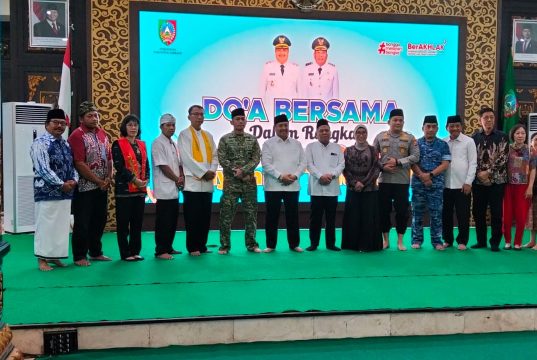 Tokoh Kerukunan Umat Beragama Pimpin Doa Lintas Agama Warnai Pergantian Tahun 2025 di Jombang